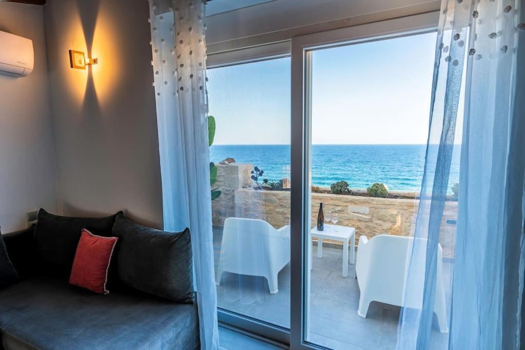 Zefyros Suite , Seafront Retreat ! Pánormos المظهر الخارجي الصورة